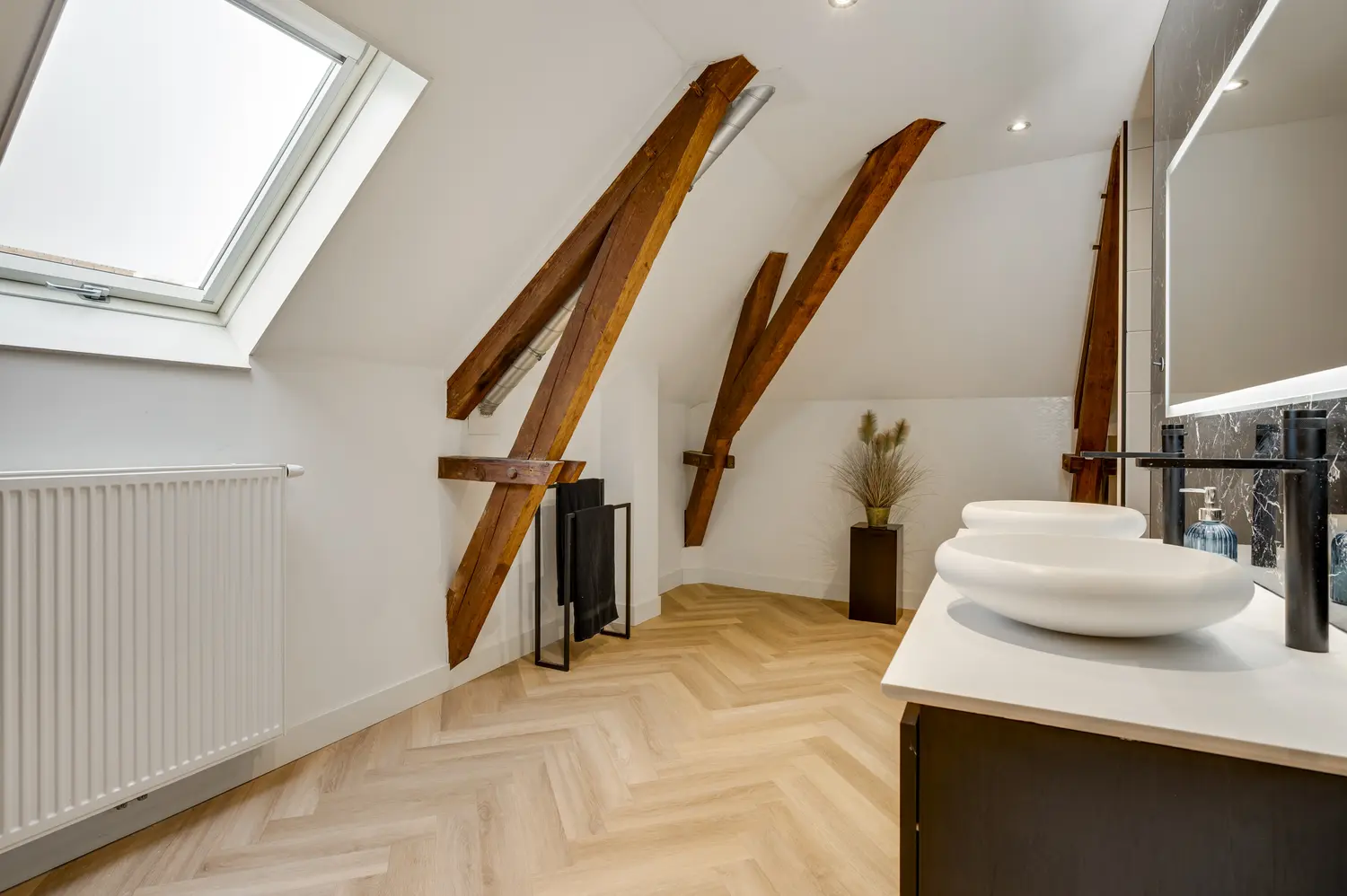 Bathroom second floor